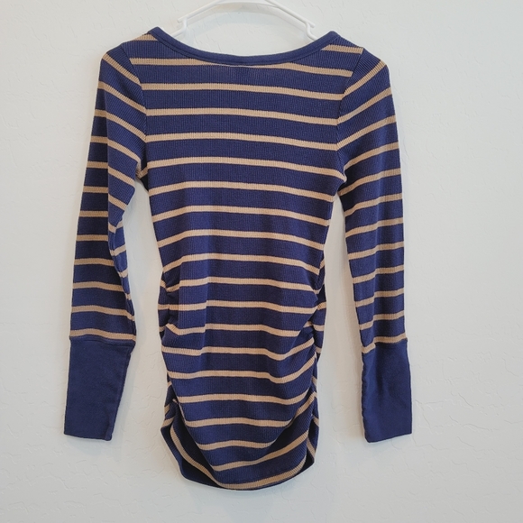 💕 Old Navy Maternity Rib-Knit Henley Striped Tee Size Small Maternity - Picture 4 of 11